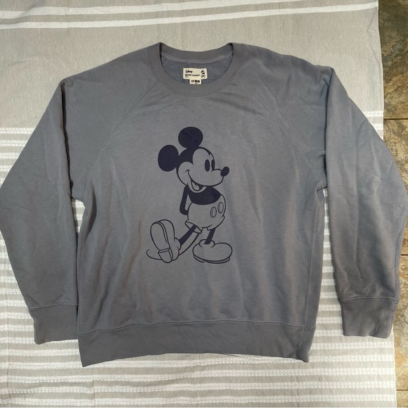 Uniqlo x Disney Mickey Mouse Crew Neck - Picture 1 of 5